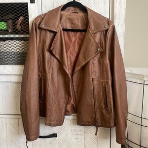 Brand new never work max studio leather jacket. Incredibly soft leather.